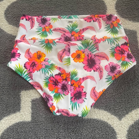 NWT Victoria’s Secret Swim High Waist Shortie - Floral - Picture 2 of 4